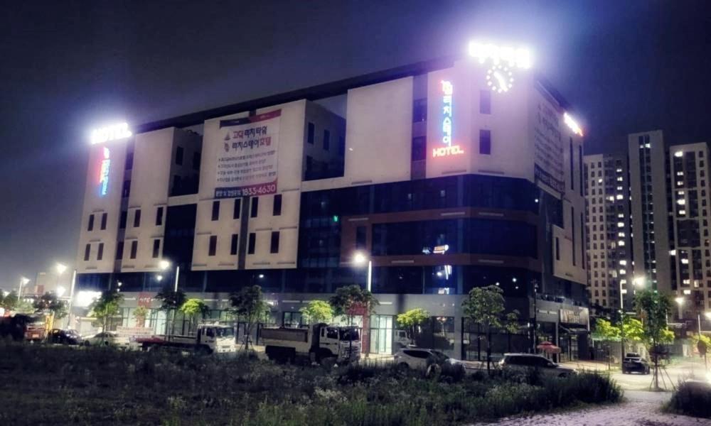 Pyeongtaek Godeok Rich Stay Hotel Exteriér fotografie